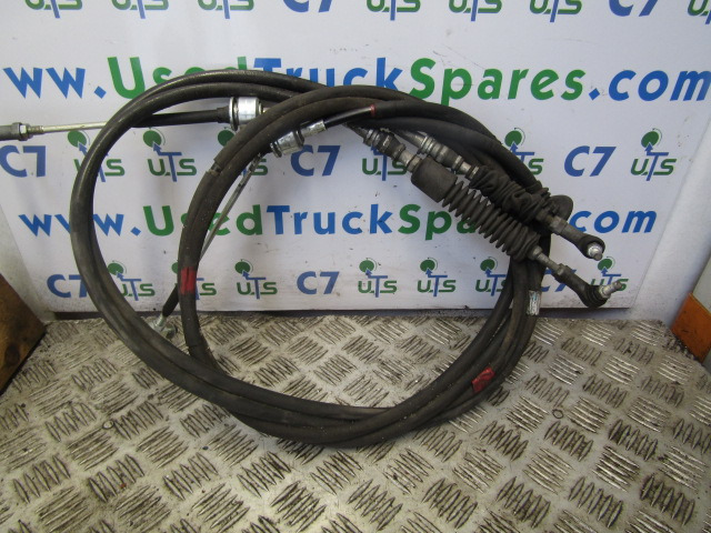 MITSUBISHI FUSO GEARCHANGE CABLES (2) FOR 6 SPEED ZF65 420 GEARBOX - Cabine et intérieur pour Camion: photos 2 MITSUBISHI FUSO GEARCHANGE CABLES (2) FOR 6 SPEED ZF65 420 GEARBOX - Cabine et intérieur pour Camion: photos 2