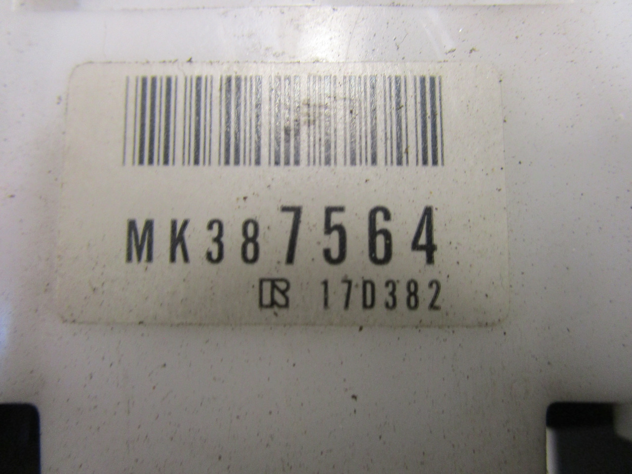 MITSUBISHI FUSO INDICATOR/WIPER STALK P/NO MK387564 - Cabine et intérieur pour Camion: photos 2 MITSUBISHI FUSO INDICATOR/WIPER STALK P/NO MK387564 - Cabine et intérieur pour Camion: photos 2