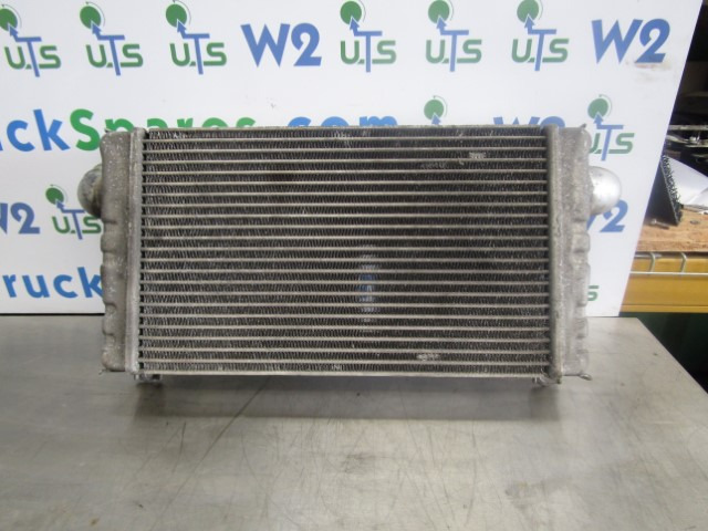 MITSUBISHI FUSO INTERCOOLER 418480 - Moteur et pièces pour Camion: photos 1 MITSUBISHI FUSO INTERCOOLER 418480 - Moteur et pièces pour Camion: photos 1
