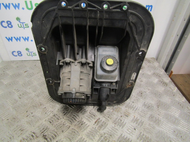 RENAULT MIDLUM DCI PEDAL BOX INC BRAKE VALVE + CLUTCH CYLINDER - Cabine et intérieur pour Camion: photos 3 RENAULT MIDLUM DCI PEDAL BOX INC BRAKE VALVE + CLUTCH CYLINDER - Cabine et intérieur pour Camion: photos 3