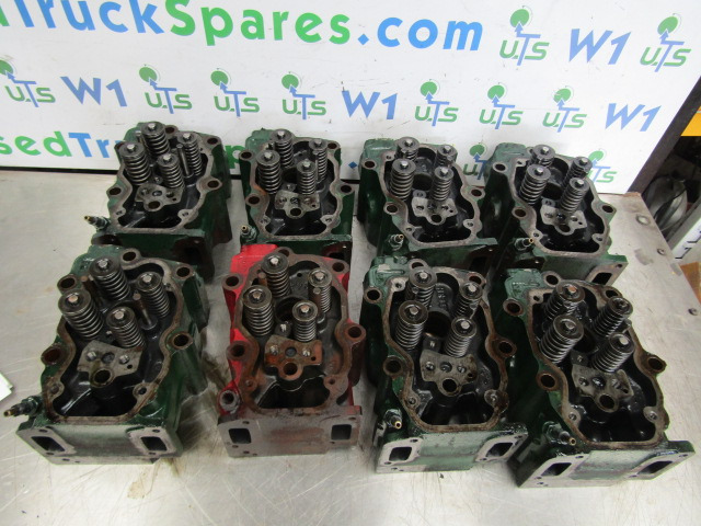 SCANIA 144/164 V8 CYLINDER HEAD - Moteur et pièces pour Camion: photos 2 SCANIA 144/164 V8 CYLINDER HEAD - Moteur et pièces pour Camion: photos 2