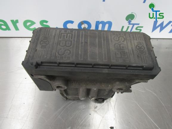 VOLVO FE EBS MODULATOR P/NO 21122035 - Pièces de frein pour Camion: photos 1 VOLVO FE EBS MODULATOR P/NO 21122035 - Pièces de frein pour Camion: photos 1