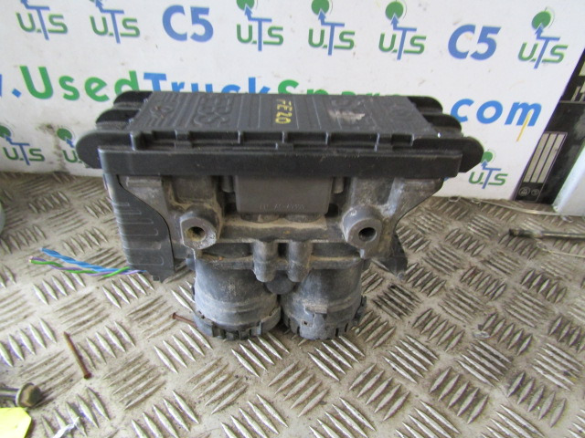 VOLVO FE EBS MODULATOR VALVE EURO 6 - Bloc de gestion pour Camion: photos 1 VOLVO FE EBS MODULATOR VALVE EURO 6 - Bloc de gestion pour Camion: photos 1
