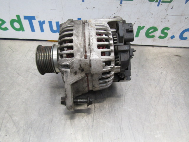 VOLVO FH13A ALTERNATOR 24V / 110A - Système électrique pour Camion: photos 1 VOLVO FH13A ALTERNATOR 24V / 110A - Système électrique pour Camion: photos 1