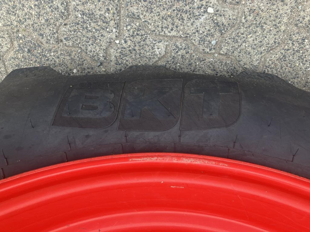 Fendt 724 PROFI PLUS - Tracteur agricole: photos 3 Fendt 724 PROFI PLUS - Tracteur agricole: photos 3