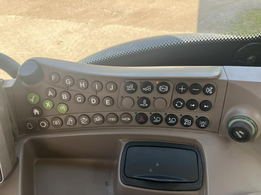 Tracteur agricole John Deere 6210R: photos 11