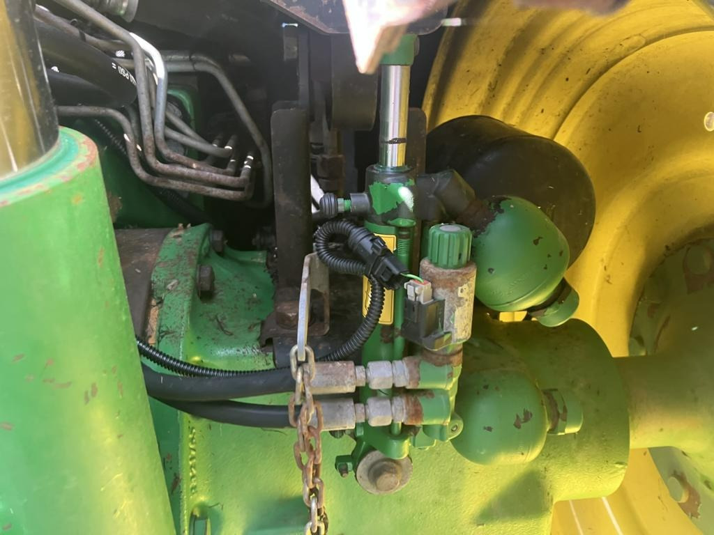 Tracteur agricole John Deere 6210R: photos 17