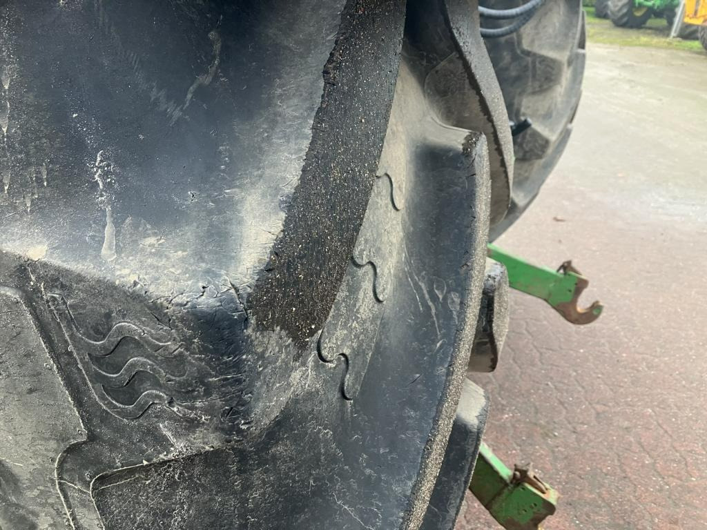 John Deere 6215R - Tracteur agricole: photos 5 John Deere 6215R - Tracteur agricole: photos 5