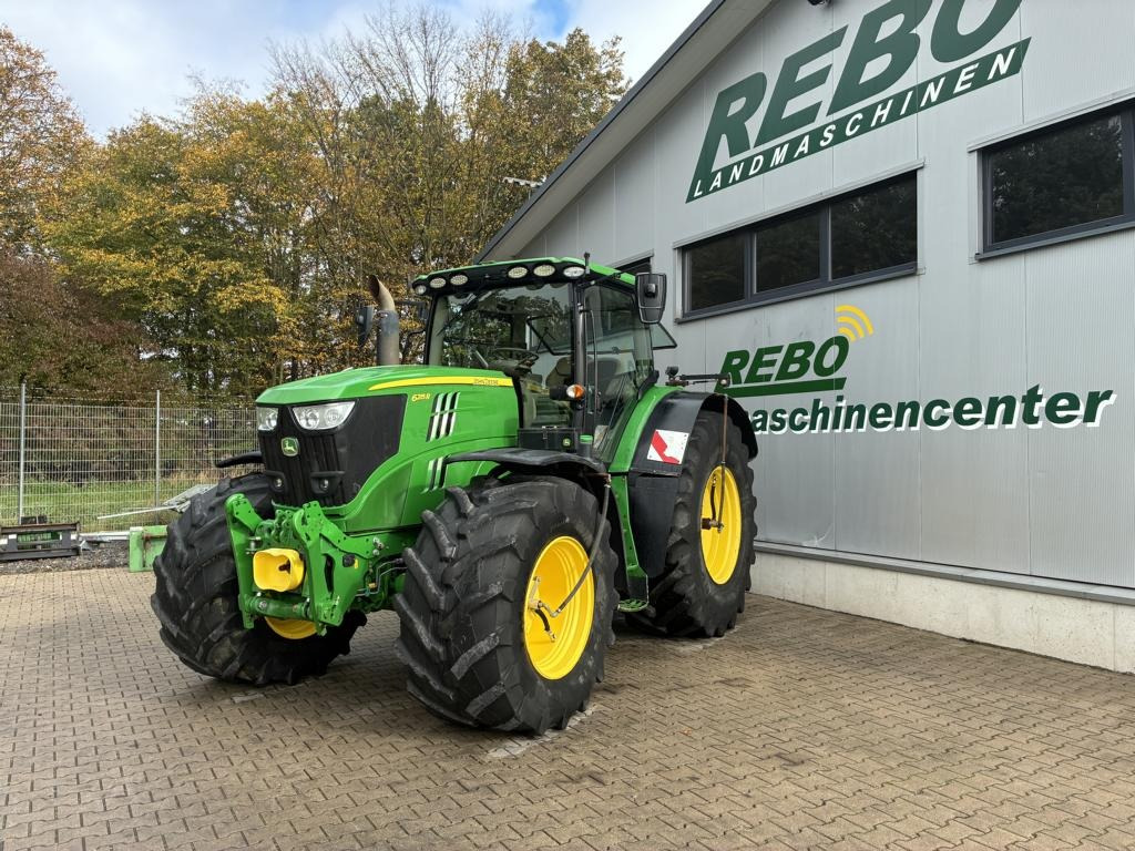 John Deere 6215R - Tracteur agricole: photos 1 John Deere 6215R - Tracteur agricole: photos 1