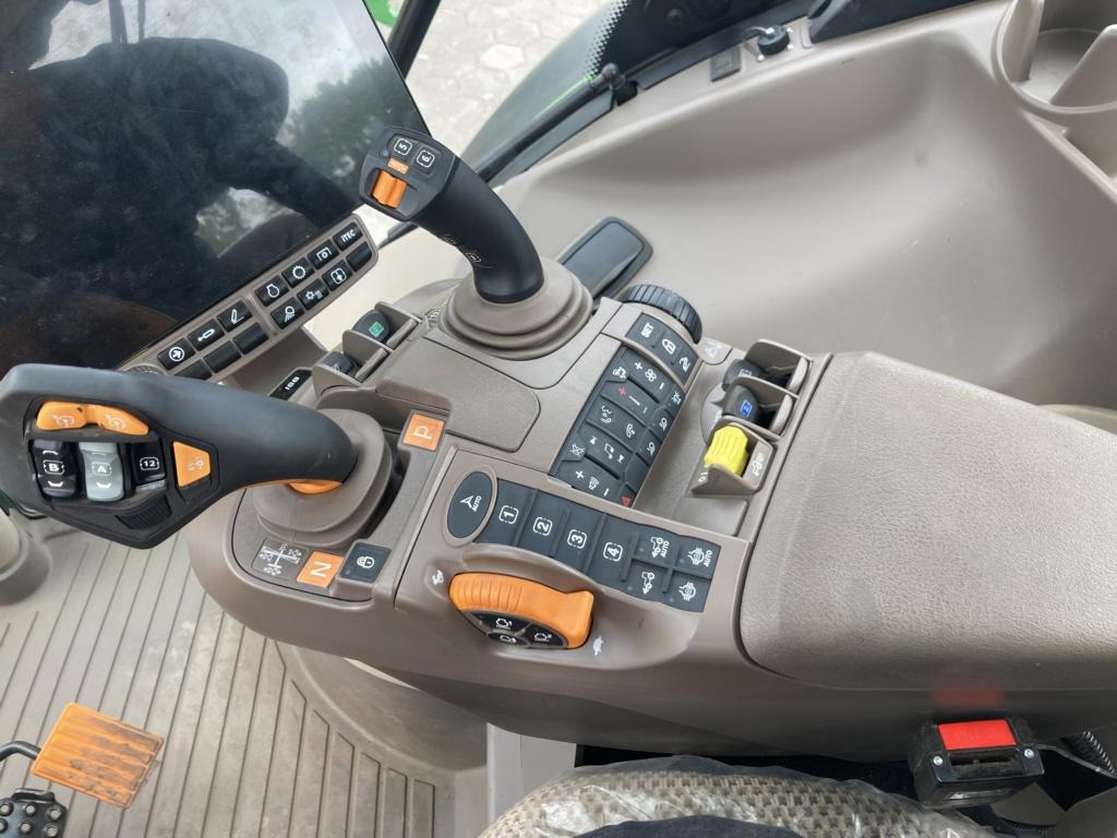 John Deere 6R140 - Tracteur agricole: photos 2 John Deere 6R140 - Tracteur agricole: photos 2