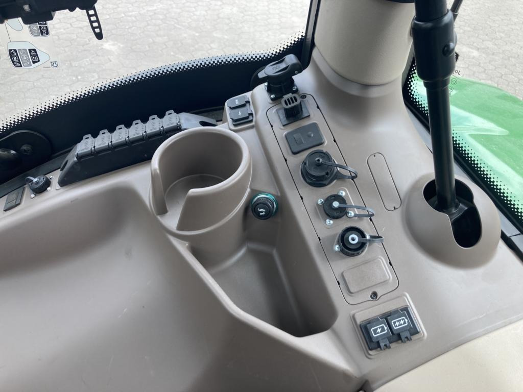 John Deere 6R140 - Tracteur agricole: photos 3 John Deere 6R140 - Tracteur agricole: photos 3