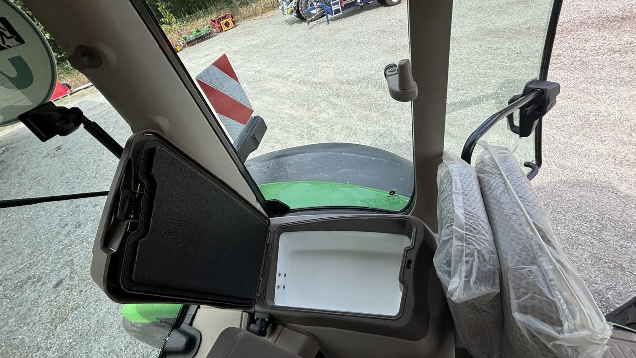 John Deere 6R215 - Tracteur agricole: photos 2 John Deere 6R215 - Tracteur agricole: photos 2