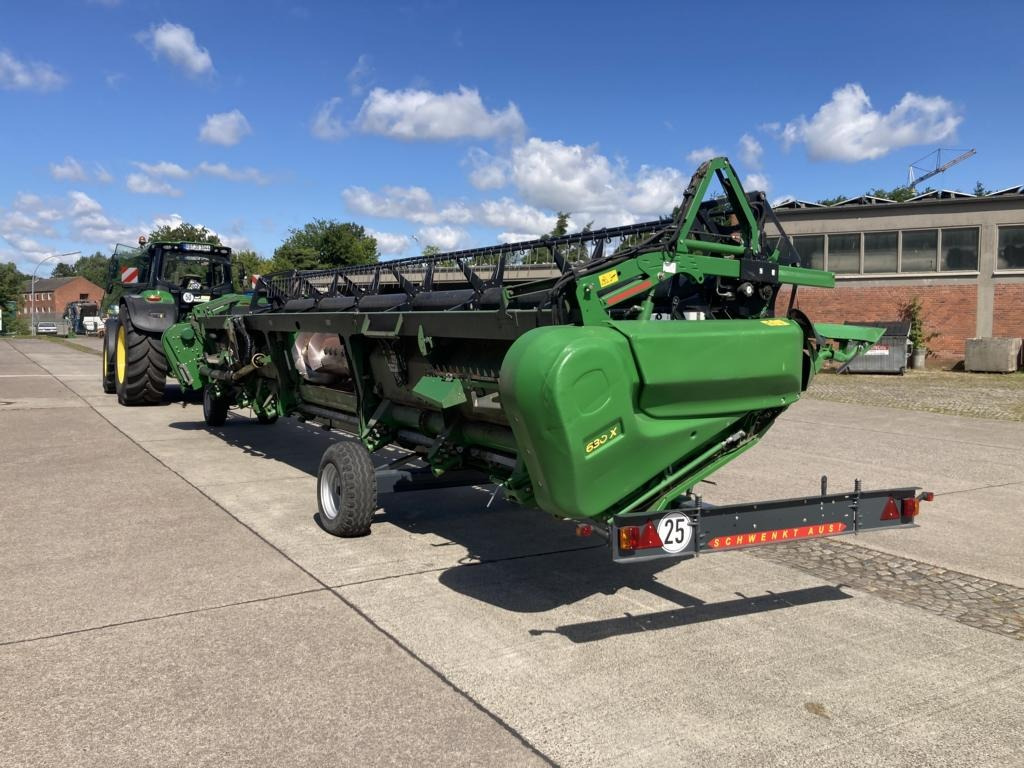 John Deere SCHNEIDWERK 630X - Moissonneuse-batteuse: photos 3 John Deere SCHNEIDWERK 630X - Moissonneuse-batteuse: photos 3