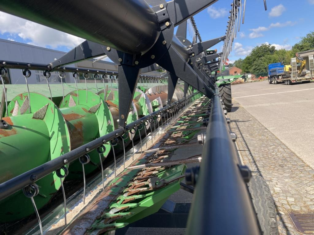 John Deere SCHNEIDWERK 630X - Moissonneuse-batteuse: photos 4 John Deere SCHNEIDWERK 630X - Moissonneuse-batteuse: photos 4