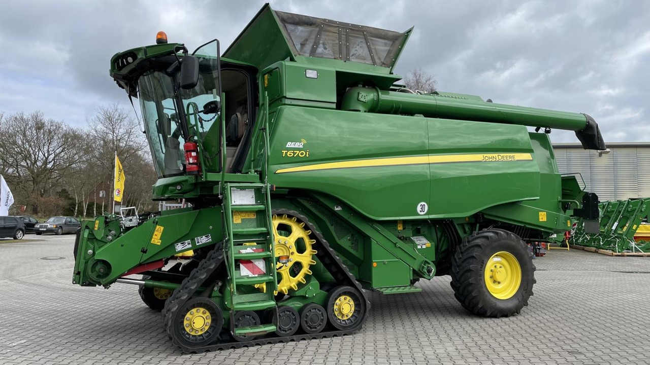 John Deere T660 - Moissonneuse-batteuse: photos 1 John Deere T660 - Moissonneuse-batteuse: photos 1