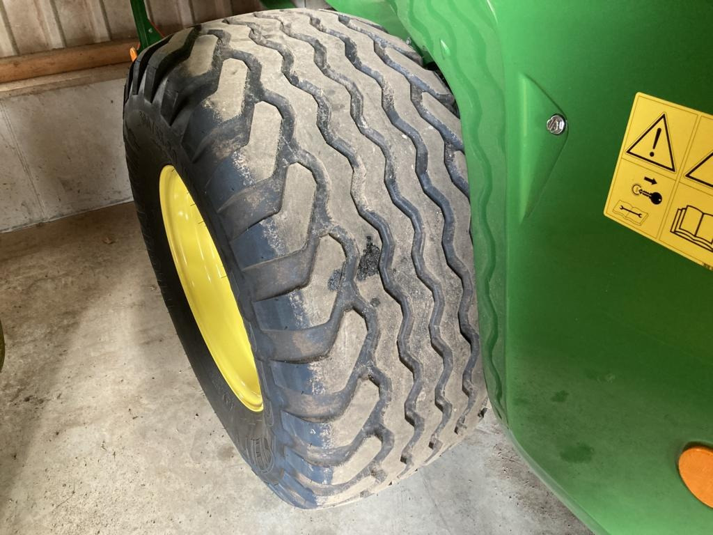 John Deere V461M - Enrubanneuse: photos 3 John Deere V461M - Enrubanneuse: photos 3