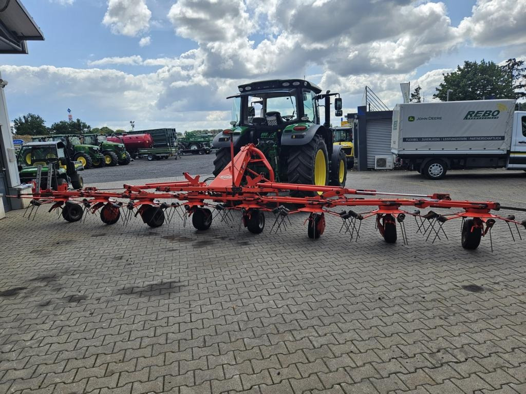 Kuhn GF 8702 - Faneuse: photos 1 Kuhn GF 8702 - Faneuse: photos 1