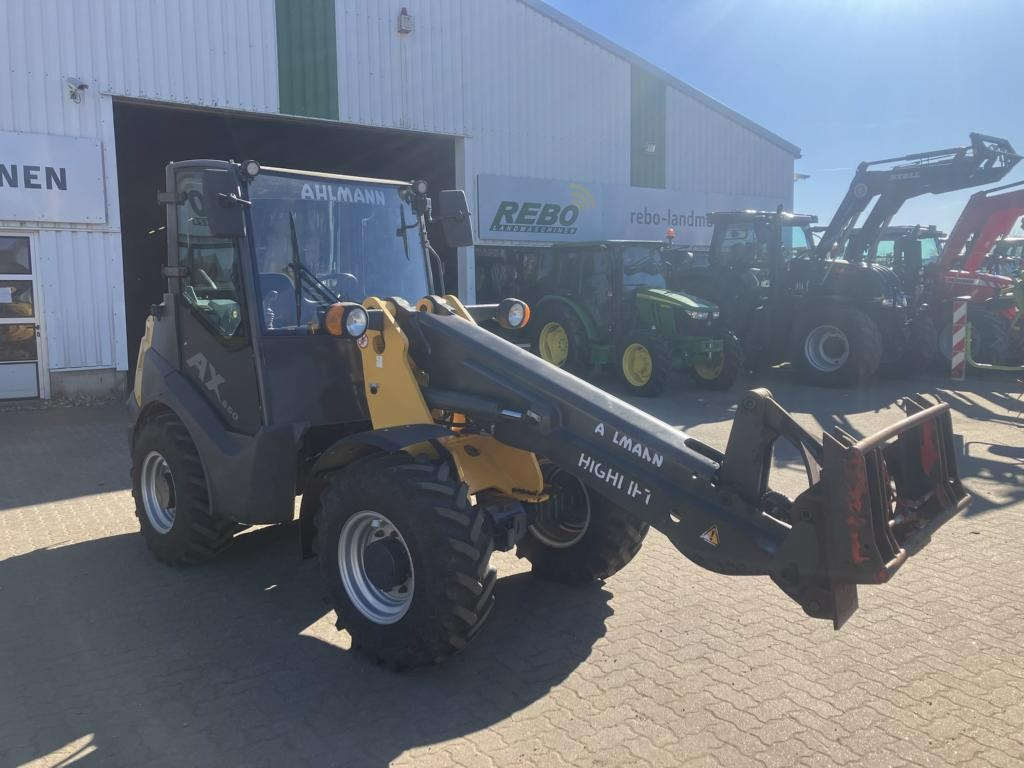 Chargeuse sur pneus MECALAC AX 850: photos 15