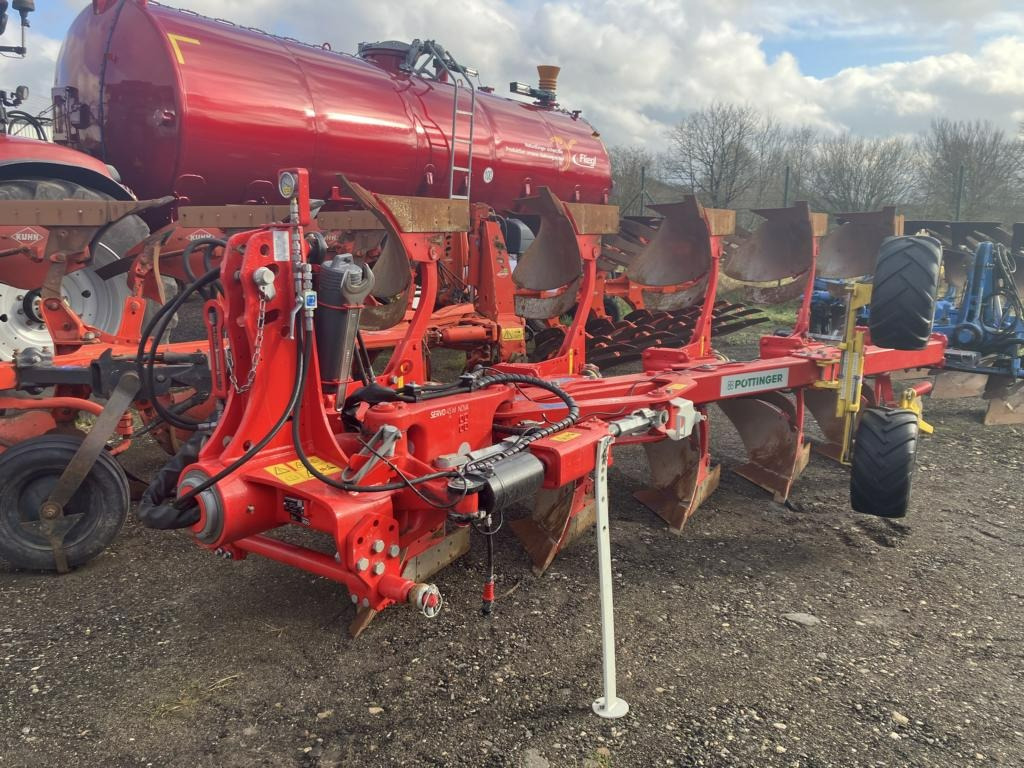 Pöttinger SERVO 45 M 5-SCHAR NOVA - Charrue: photos 1 Pöttinger SERVO 45 M 5-SCHAR NOVA - Charrue: photos 1