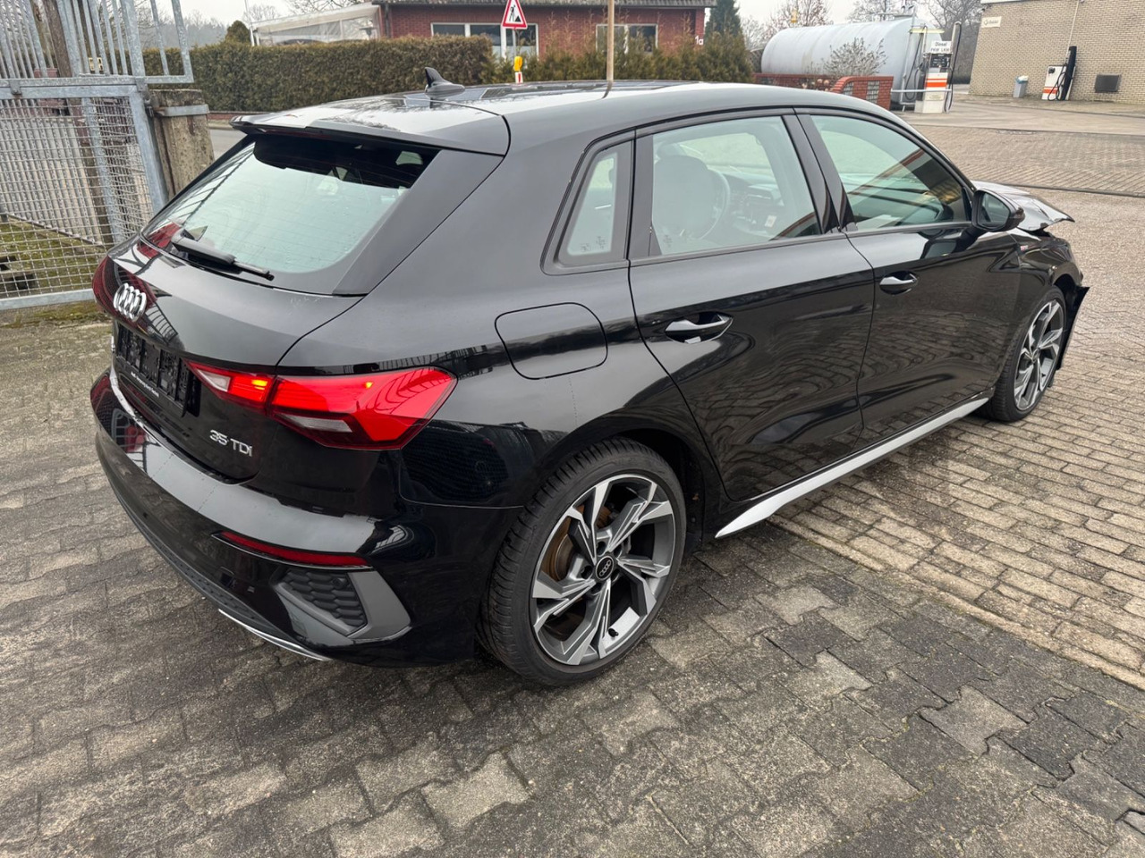 Audi A3 Sportback 35 TDI S line 32.000 KM S-TRONIC Audi A3 Sportback 35 TDI S line 32.000 KM S-TRONIC - Voiture: photos 1 Audi A3 Sportback 35 TDI S line 32.000 KM S-TRONIC Audi A3 Sportback 35 TDI S line 32.000 KM S-TRONIC - Voiture: photos 1