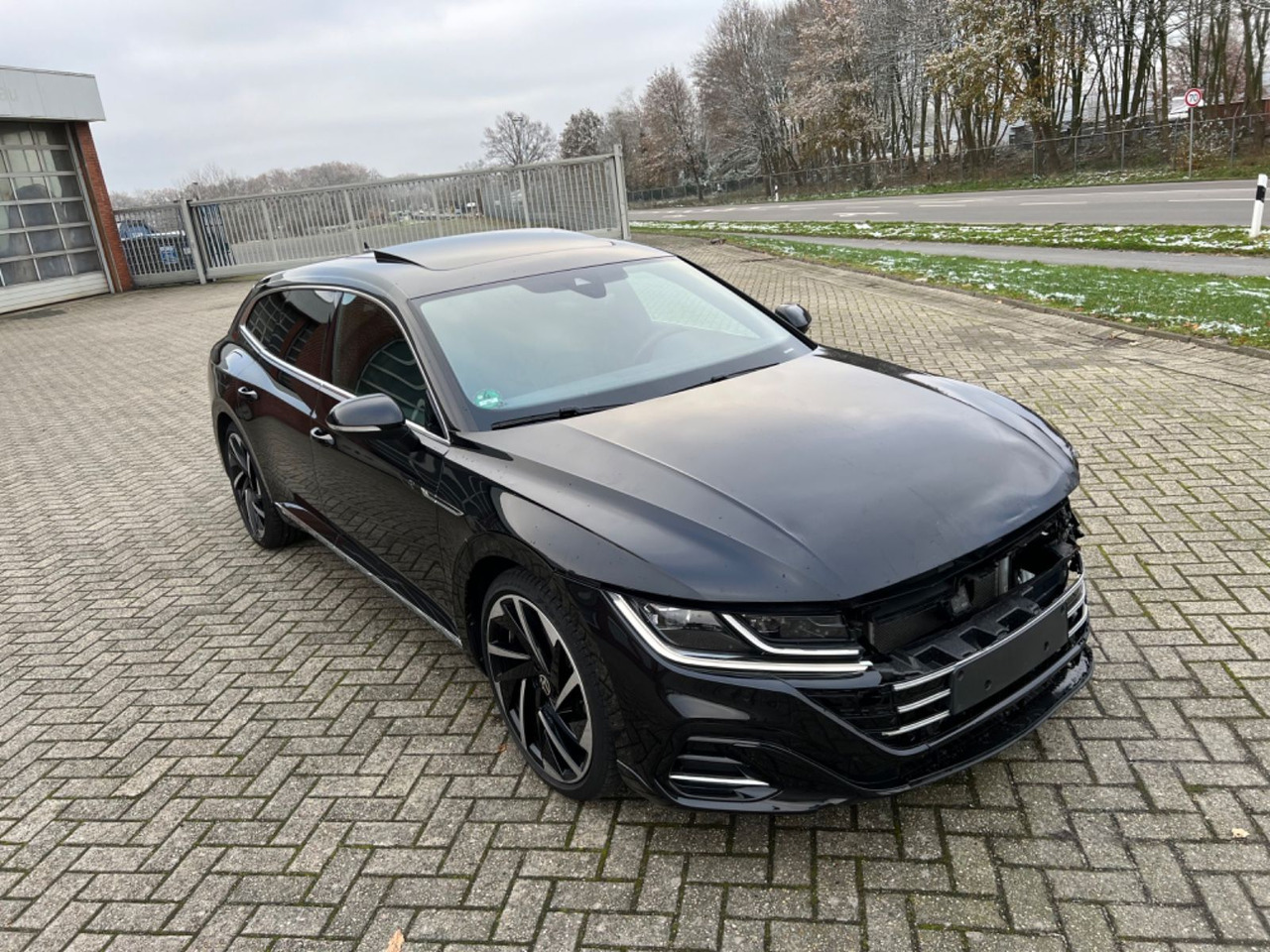 Volkswagen Arteon Shooting Brake R-Line 4Motion - Voiture: photos 3 Volkswagen Arteon Shooting Brake R-Line 4Motion - Voiture: photos 3