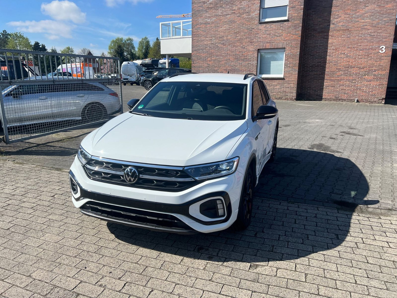 Volkswagen T-Roc R-Line 1.0 TSI Black Edition - Voiture: photos 2 Volkswagen T-Roc R-Line 1.0 TSI Black Edition - Voiture: photos 2