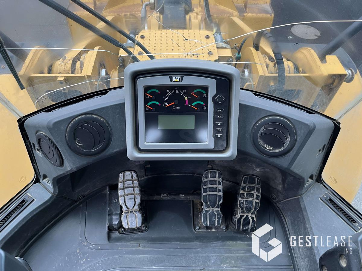 Chargeuse sur pneus Caterpillar 972K: photos 12 Chargeuse sur pneus Caterpillar 972K: photos 12