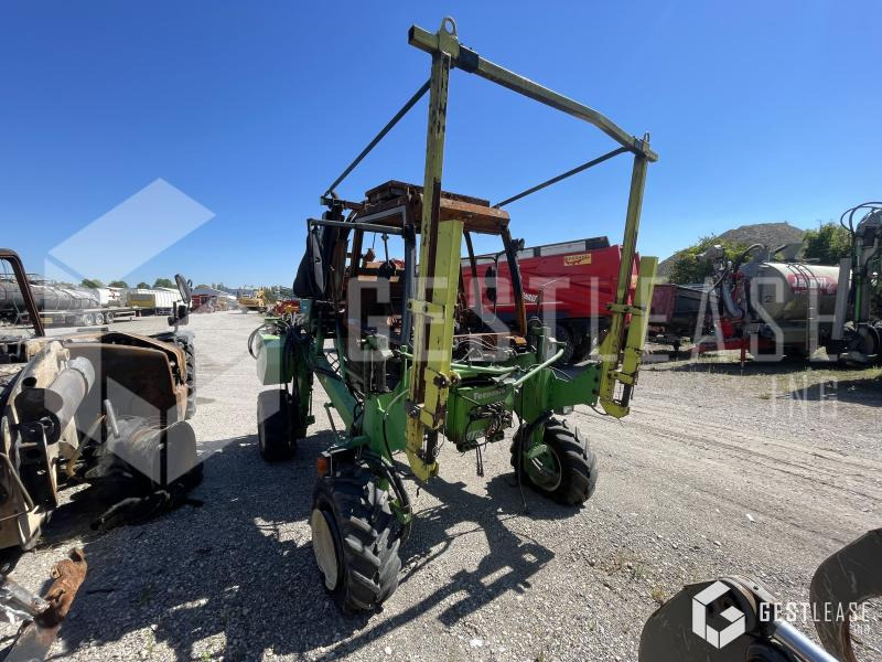 Tecnoma VITIS 480 T - Tracteur enjambeur: photos 2 Tecnoma VITIS 480 T - Tracteur enjambeur: photos 2