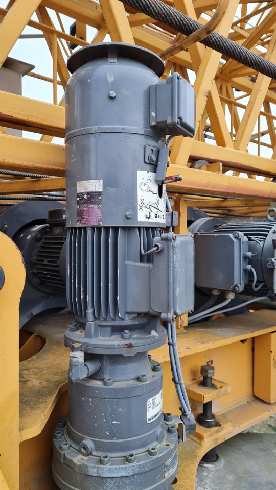 Liebherr 42K.1 - Grue à tour: photos 3 Liebherr 42K.1 - Grue à tour: photos 3