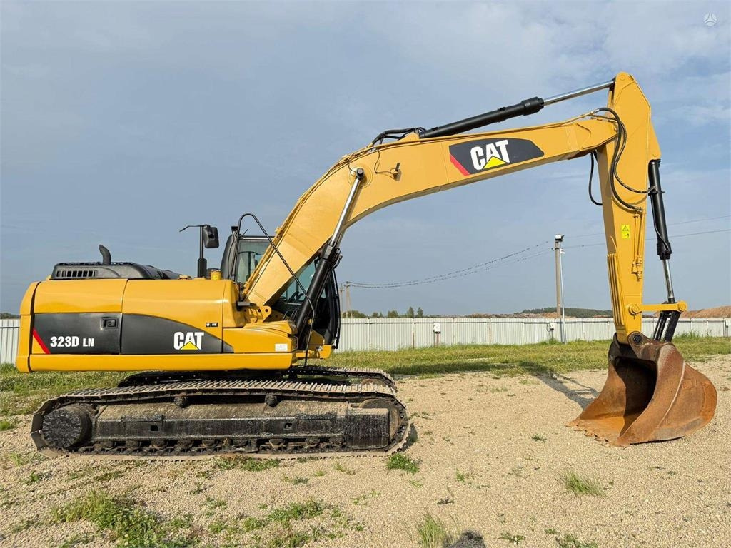 CAT 323 D  - Pelle sur chenille: photos 5 CAT 323 D  - Pelle sur chenille: photos 5