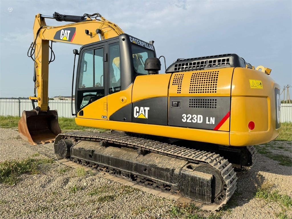 CAT 323 D  - Pelle sur chenille: photos 3 CAT 323 D  - Pelle sur chenille: photos 3