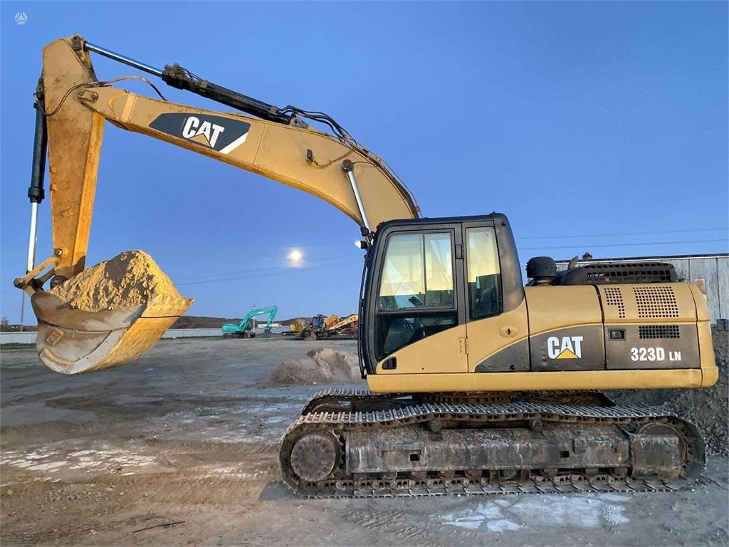 CAT 323 DLN - Pelle sur chenille: photos 2 CAT 323 DLN - Pelle sur chenille: photos 2
