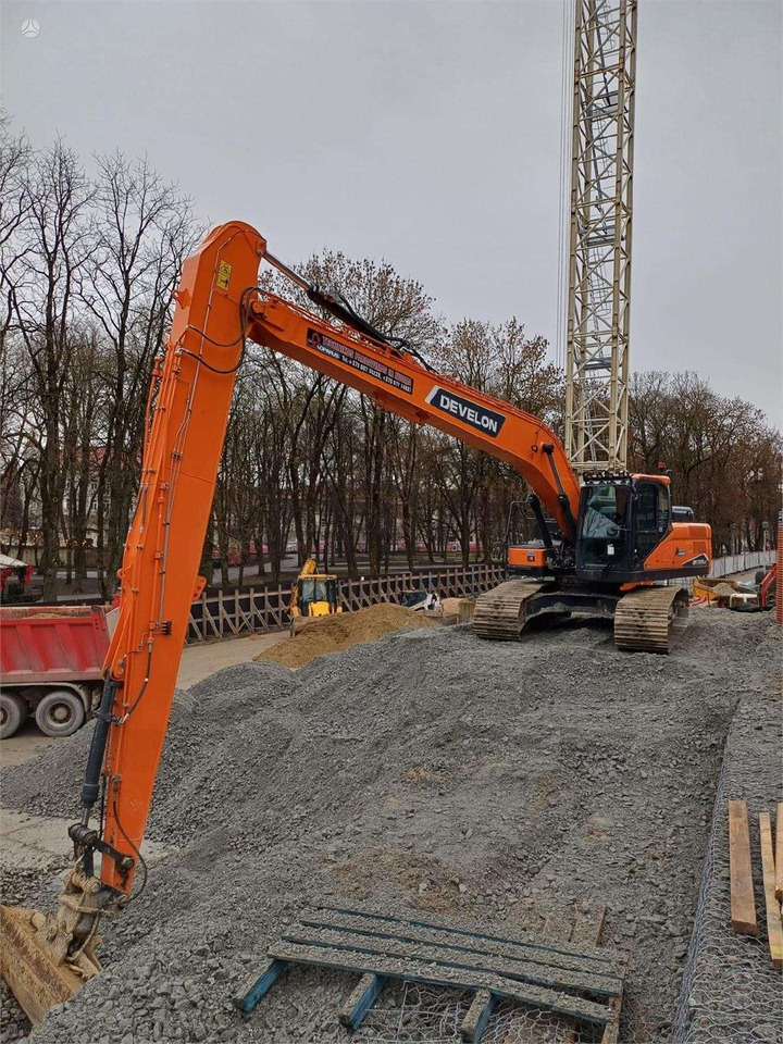 Develon DX 225 LC-7 LONGREACH 16 M - Pelle sur chenille: photos 1 Develon DX 225 LC-7 LONGREACH 16 M - Pelle sur chenille: photos 1