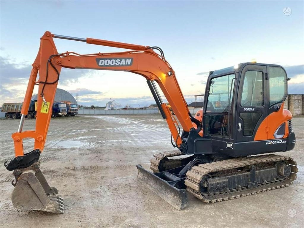 Doosan DX 60 C - Mini pelle: photos 1 Doosan DX 60 C - Mini pelle: photos 1