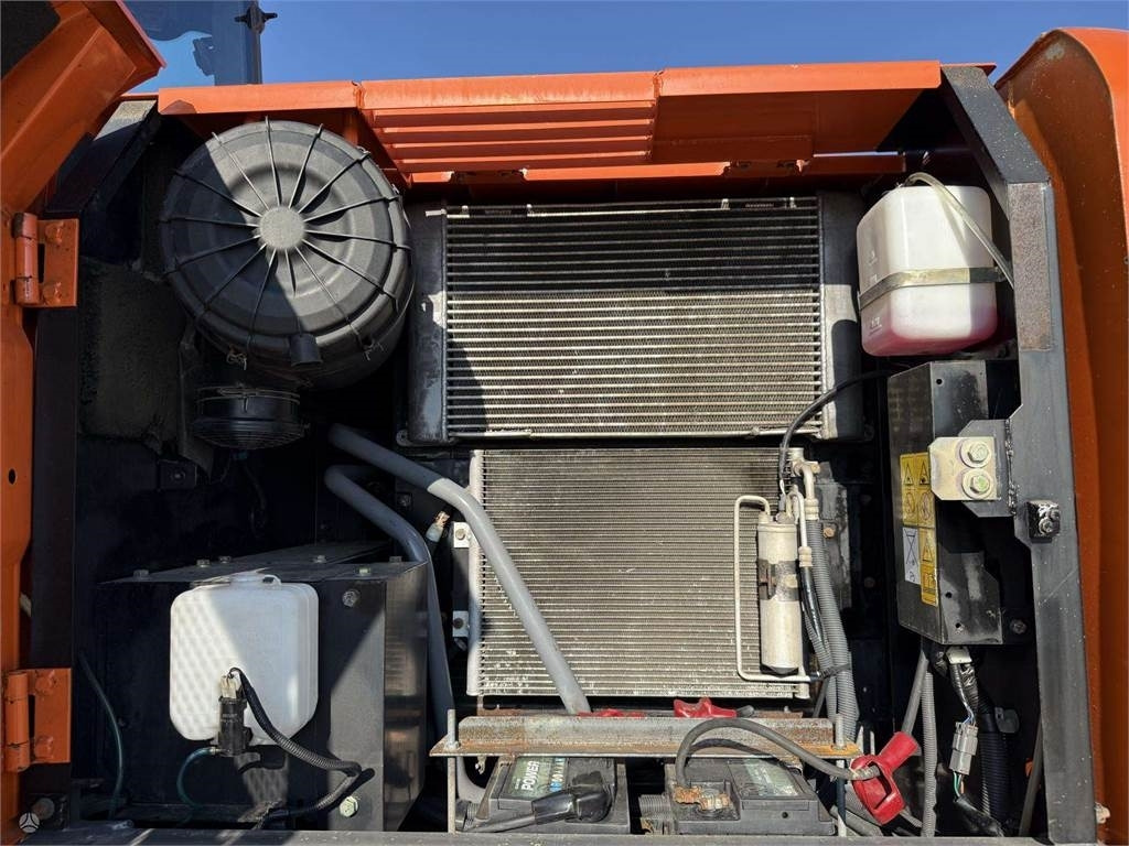 Pelle sur pneus Hitachi ZX 140 W: photos 13