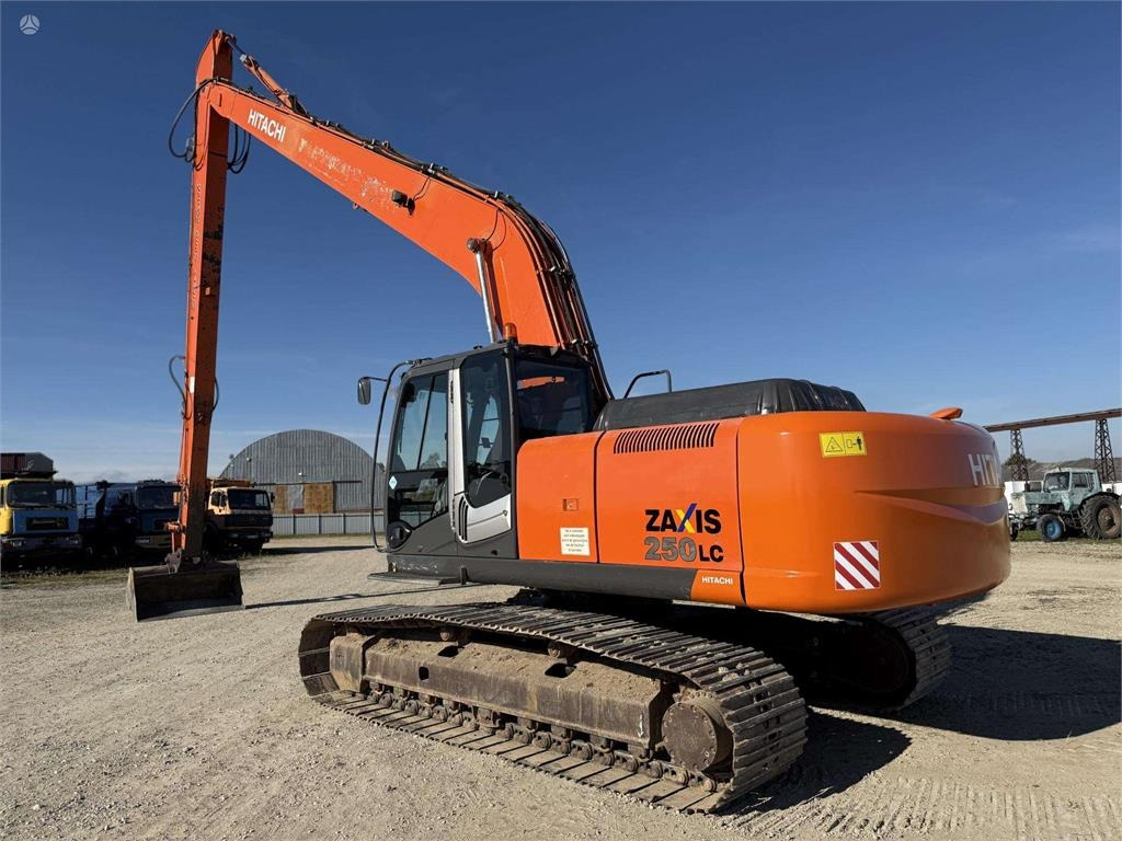Hitachi ZX 250 LC-3 , 21 M , 800 mm - Pelle sur chenille: photos 3 Hitachi ZX 250 LC-3 , 21 M , 800 mm - Pelle sur chenille: photos 3