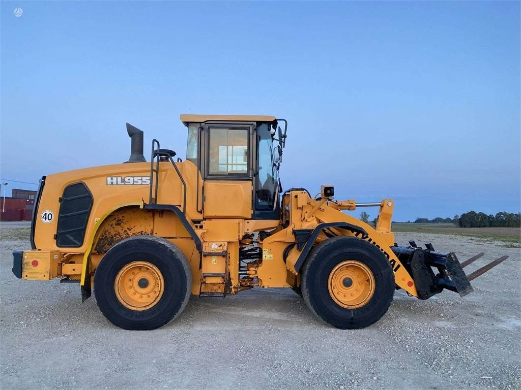 Hyundai HL 955 , hydro forks, coupler - Chargeuse sur pneus: photos 5 Hyundai HL 955 , hydro forks, coupler - Chargeuse sur pneus: photos 5