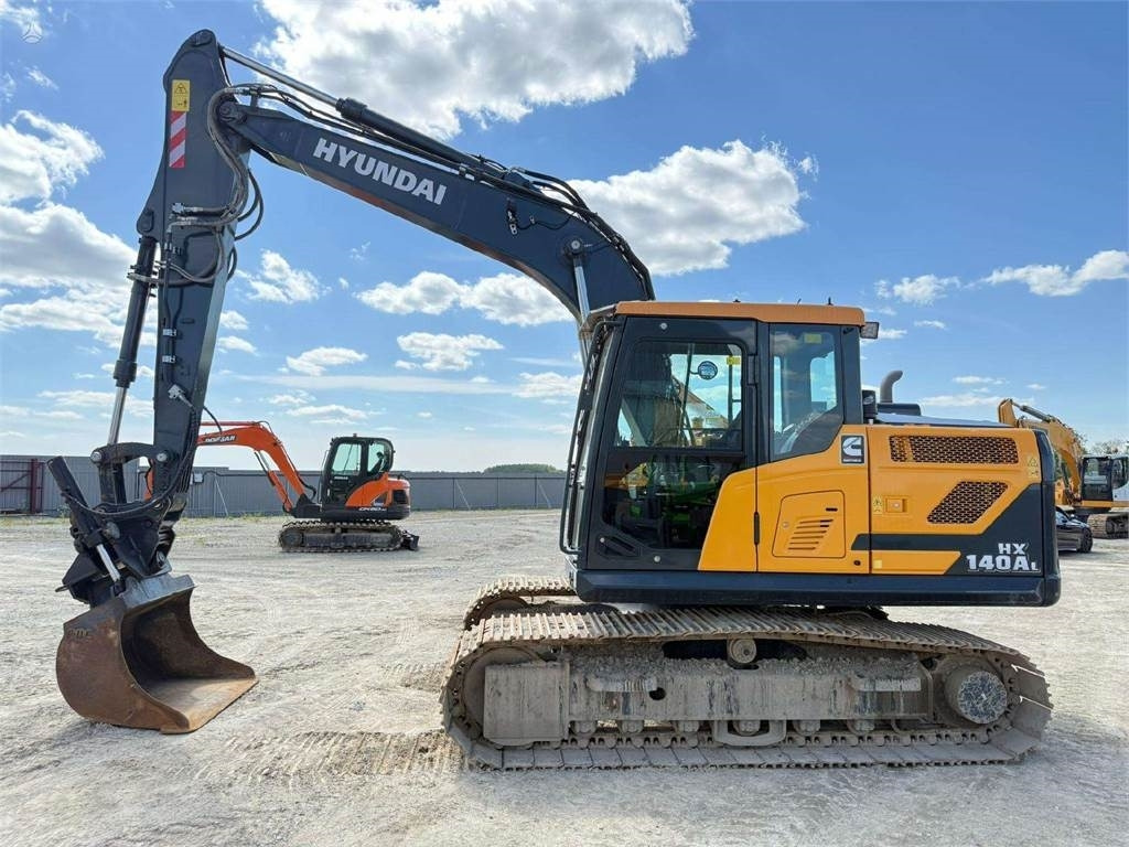 Hyundai HX 140 A L , 2272 HOURS ! - Pelle sur chenille: photos 2 Hyundai HX 140 A L , 2272 HOURS ! - Pelle sur chenille: photos 2