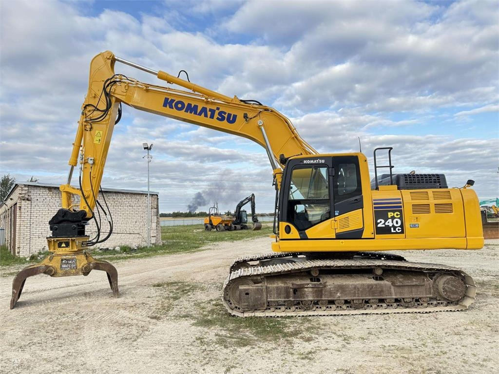 Komatsu PC 240 LC-11  - Pelle sur chenille: photos 2 Komatsu PC 240 LC-11  - Pelle sur chenille: photos 2