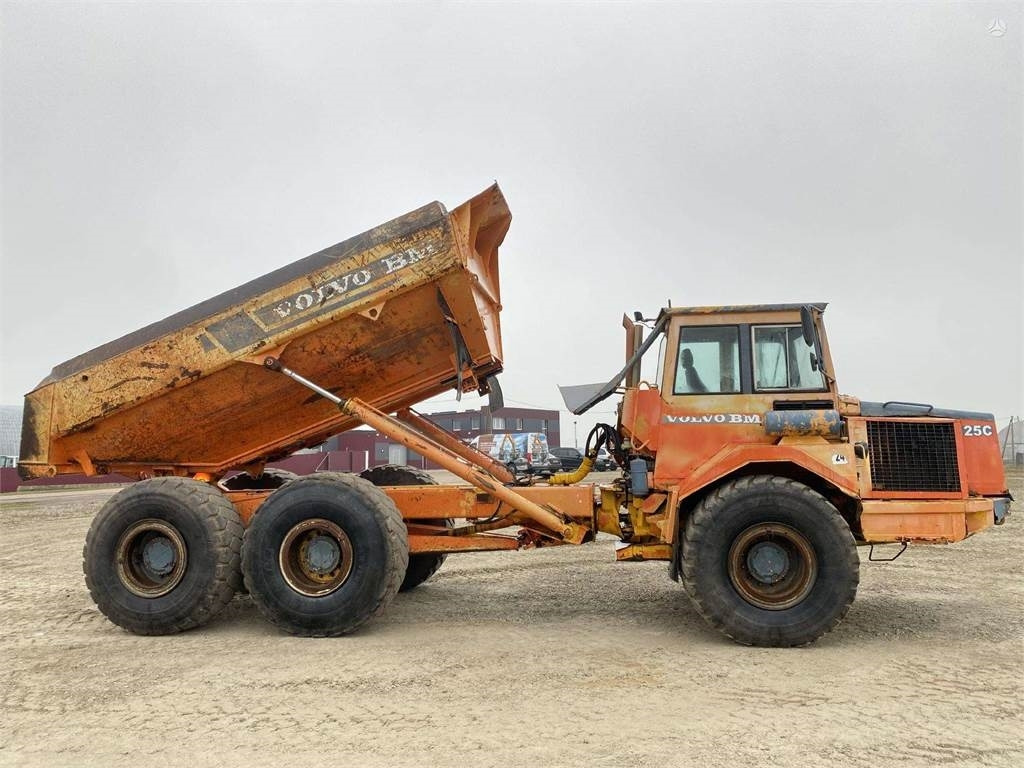 Volvo A25C , Nr.1 - Tombereau articulé: photos 2 Volvo A25C , Nr.1 - Tombereau articulé: photos 2