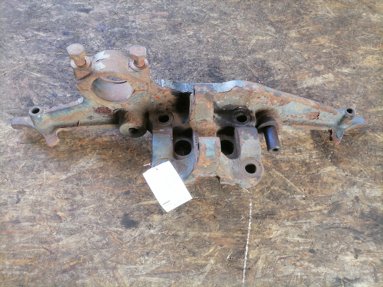 DAF Air suspension bracket 1253154 - Essieu et pièces pour Camion: photos 1 DAF Air suspension bracket 1253154 - Essieu et pièces pour Camion: photos 1