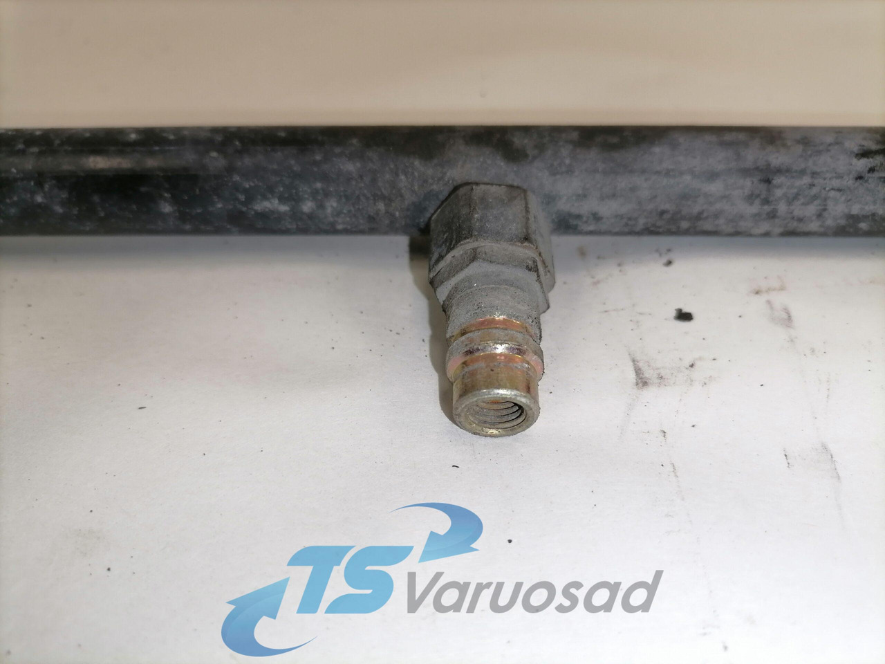 MAN A/C pipe 81619750102 - Chauffage/ Ventilation pour Camion: photos 3 MAN A/C pipe 81619750102 - Chauffage/ Ventilation pour Camion: photos 3