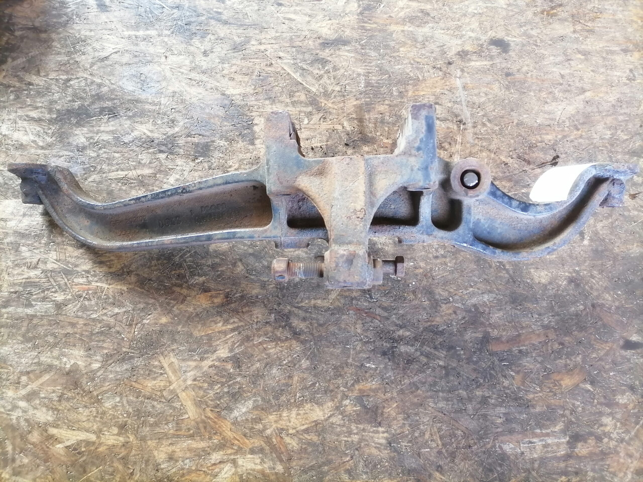 MAN Air suspension bracket 81436303168 - Essieu et pièces pour Camion: photos 2 MAN Air suspension bracket 81436303168 - Essieu et pièces pour Camion: photos 2