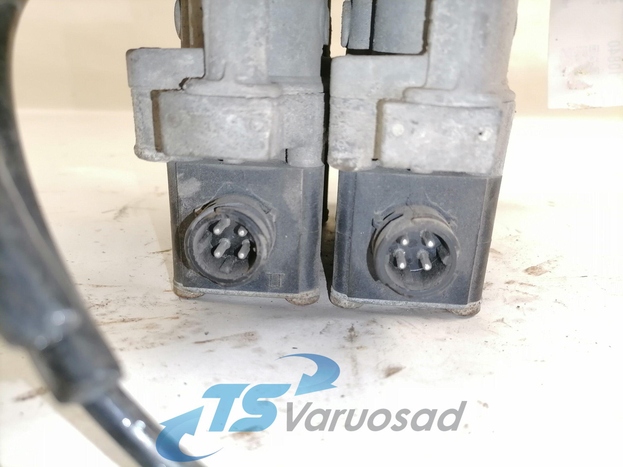 MAN Air suspension control valve, ECAS 4729051110 - Valve de frein pour Camion: photos 3 MAN Air suspension control valve, ECAS 4729051110 - Valve de frein pour Camion: photos 3
