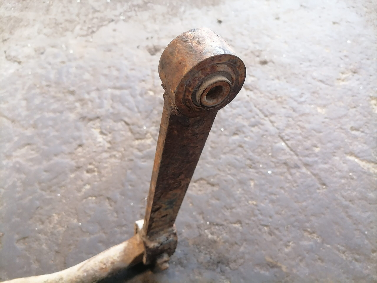 MAN Anti-roll bar 81437156074 - Barre stabilisatrice pour Camion: photos 4 MAN Anti-roll bar 81437156074 - Barre stabilisatrice pour Camion: photos 4