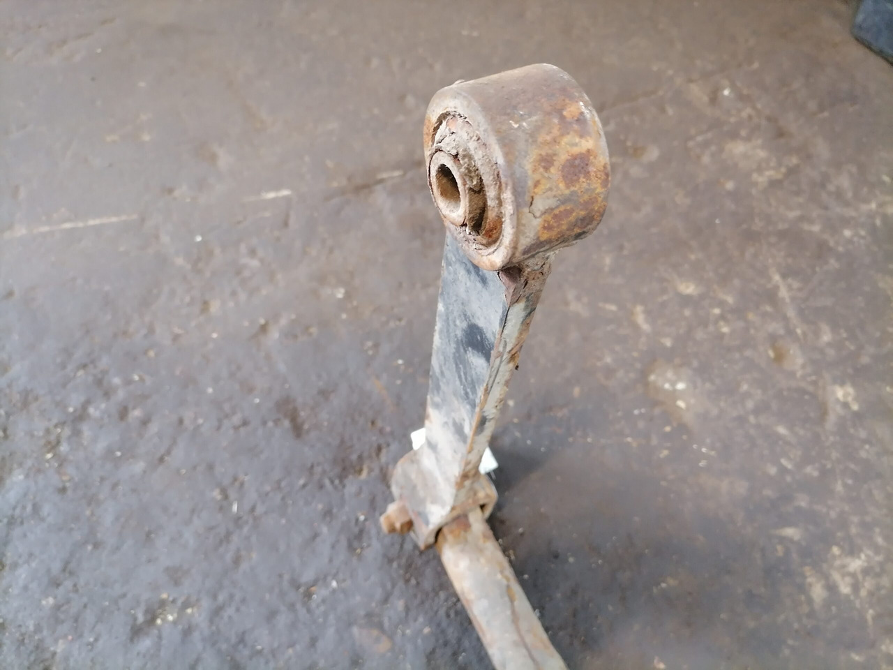 MAN Anti-roll bar 81437156074 - Barre stabilisatrice pour Camion: photos 3 MAN Anti-roll bar 81437156074 - Barre stabilisatrice pour Camion: photos 3