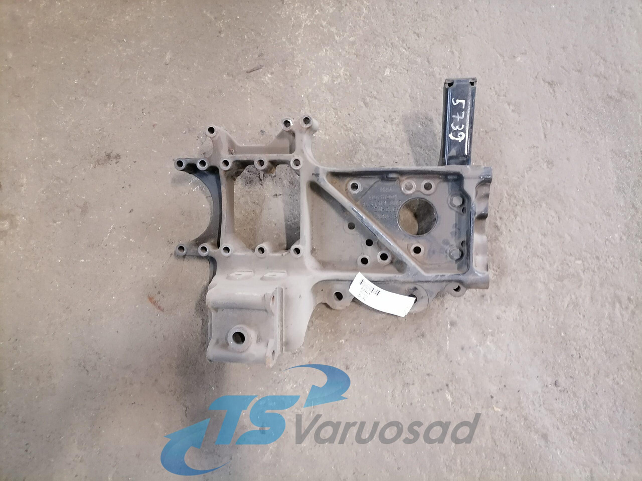 MAN Bracket 81413133013 - Frame/ Châssis pour Camion: photos 1 MAN Bracket 81413133013 - Frame/ Châssis pour Camion: photos 1