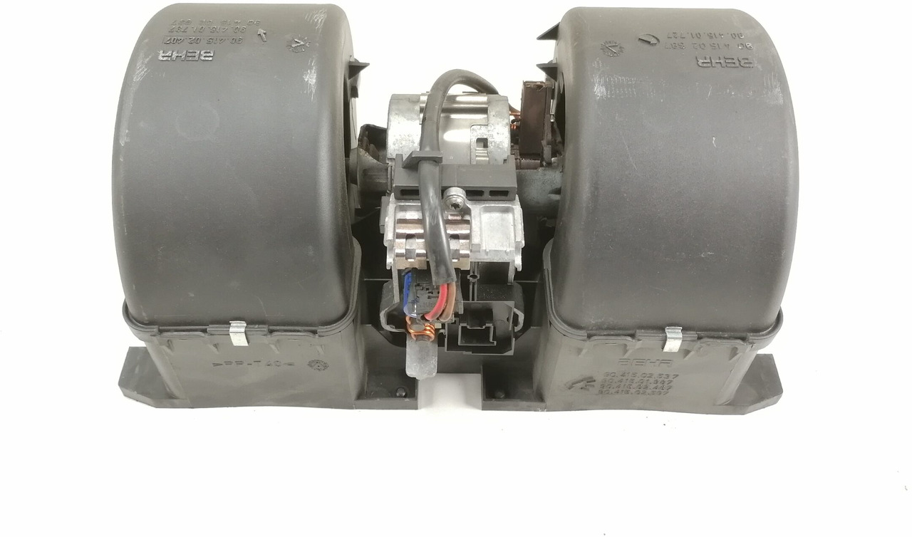 MAN Cab fan 81619306089 - Chauffage/ Ventilation pour Camion: photos 4 MAN Cab fan 81619306089 - Chauffage/ Ventilation pour Camion: photos 4