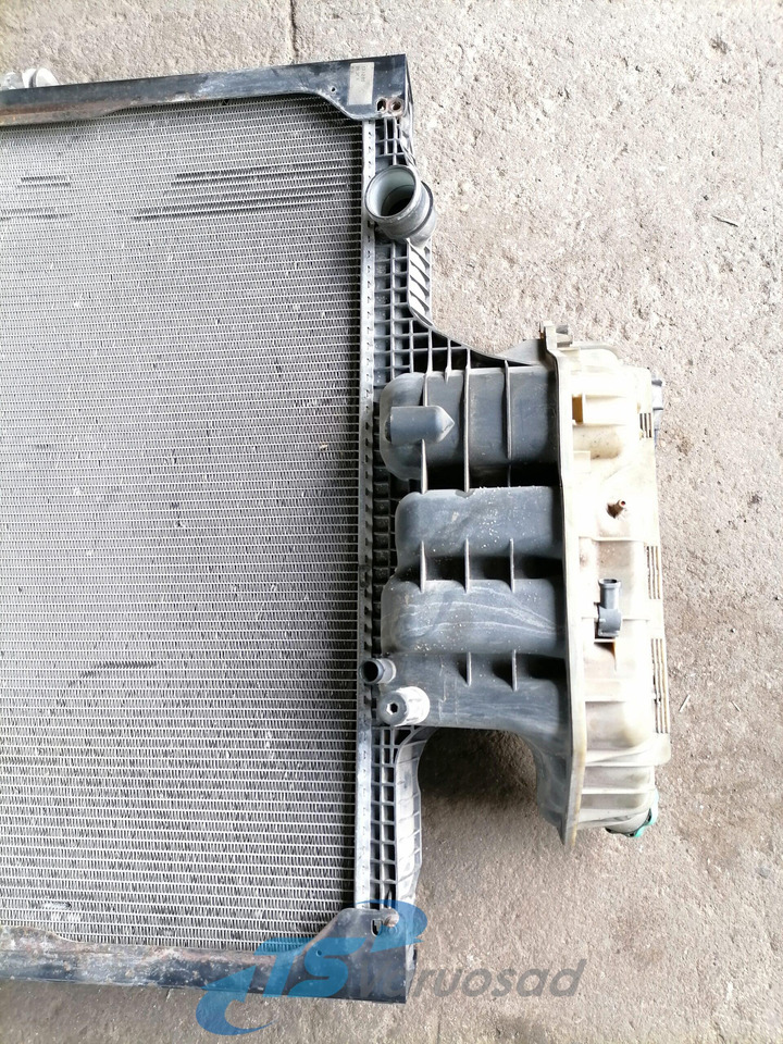 MAN Cooling radiator 81061016512 - Radiateur pour Camion: photos 2 MAN Cooling radiator 81061016512 - Radiateur pour Camion: photos 2