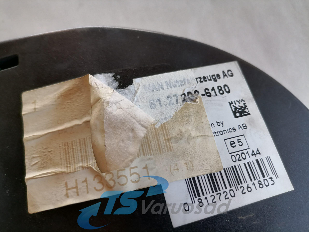 MAN Dashboard 81272026180 - Panel de instrumentos pour Camion: photos 4 MAN Dashboard 81272026180 - Panel de instrumentos pour Camion: photos 4